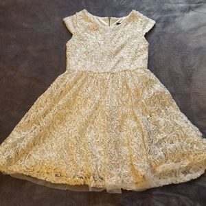 Girls dress